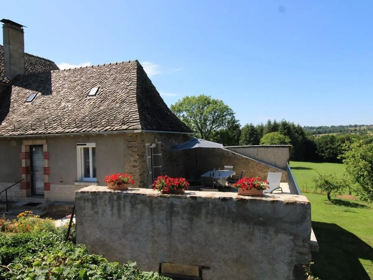 Holiday home Maison Confortable Avec Spa, Grand Jardin, Proche D'Activites Nature Et Visites Culturelles - Fr-1-742-517 Pleaux