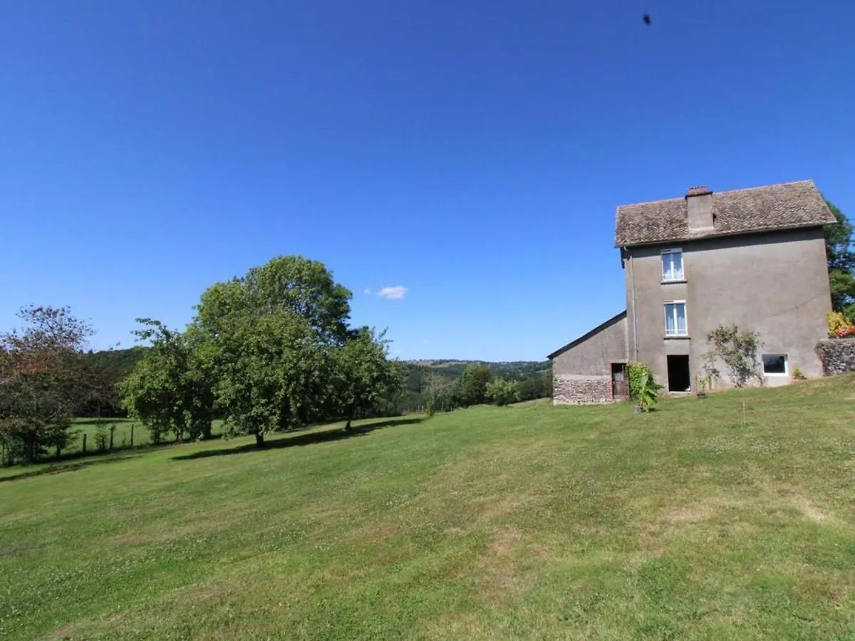 Holiday home Maison Confortable Avec Spa, Grand Jardin, Proche D'Activites Nature Et Visites Culturelles - Fr-1-742-517 Pleaux