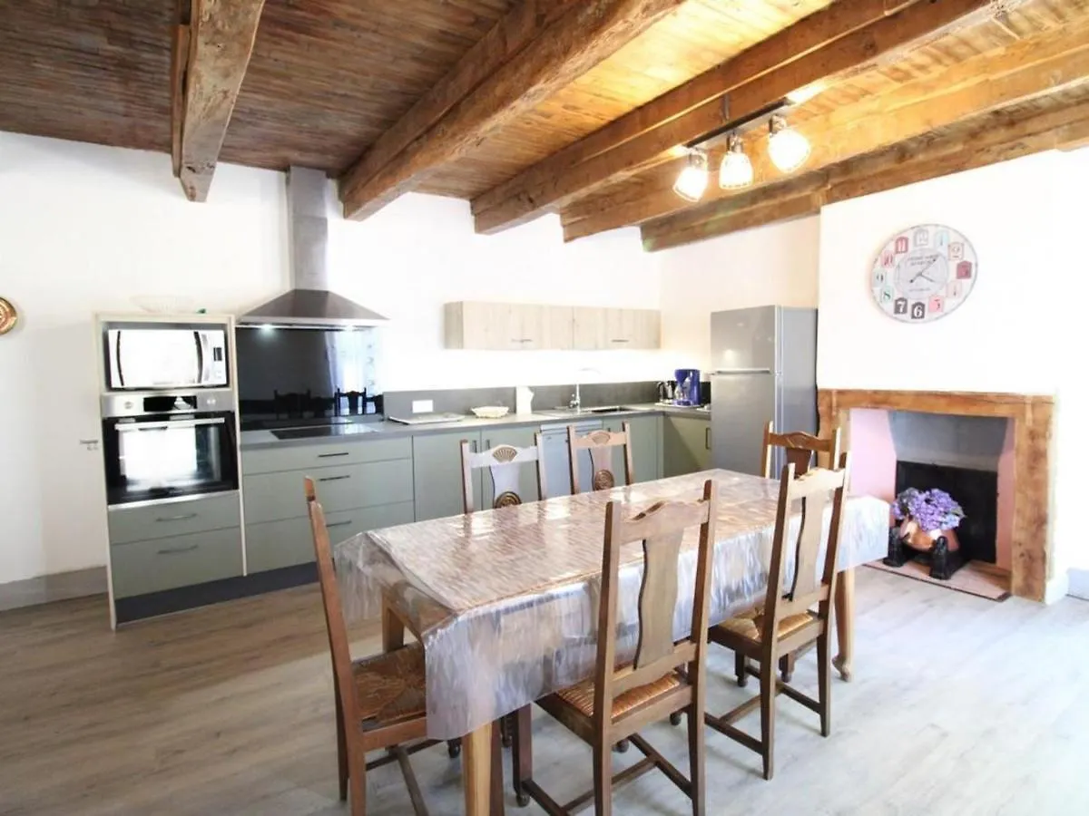 Maison Confortable Avec Spa, Grand Jardin, Proche D'Activites Nature Et Visites Culturelles - Fr-1-742-517 Pleaux 0*,  France