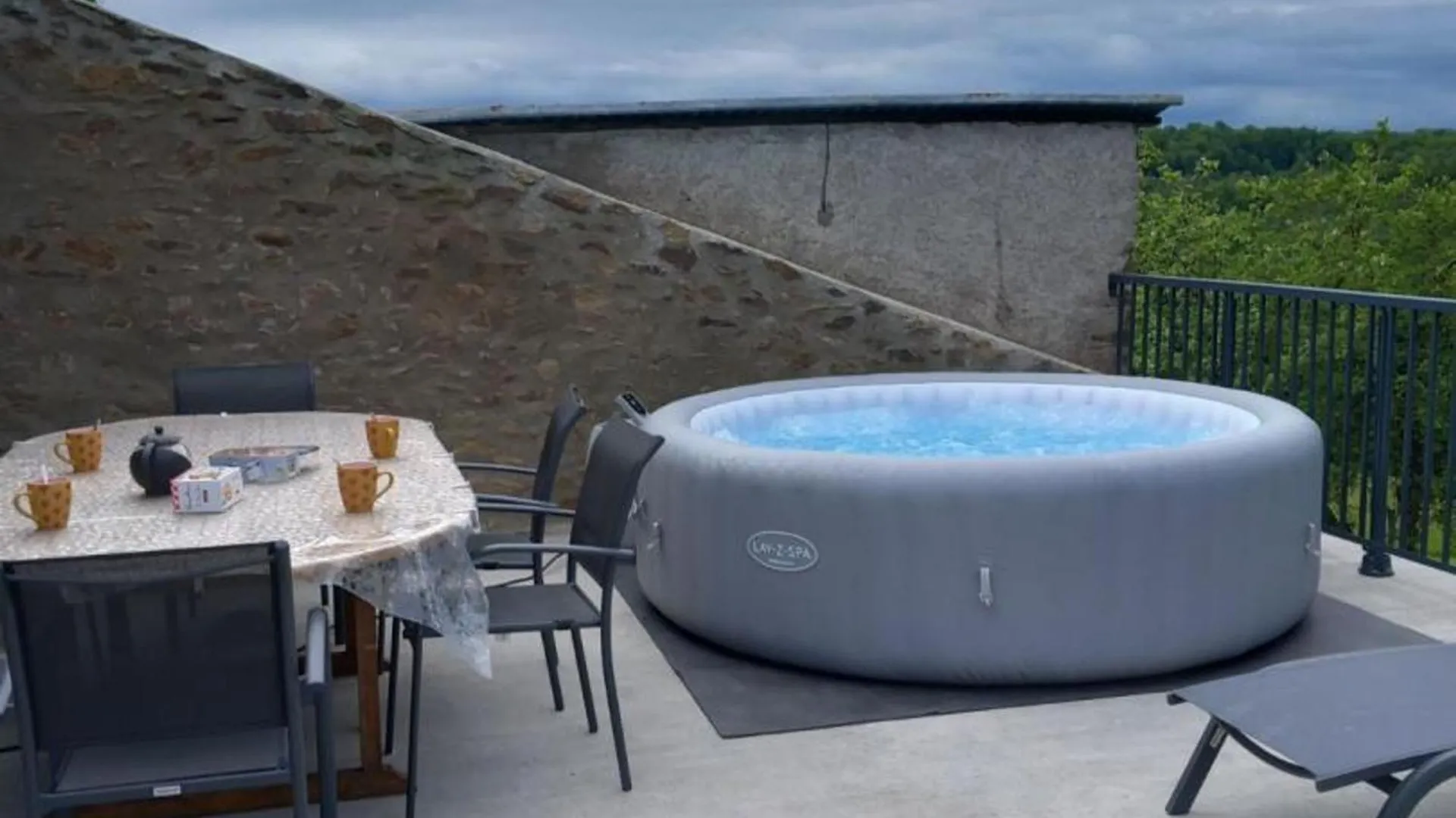 Maison Confortable Avec Spa, Grand Jardin, Proche D'Activites Nature Et Visites Culturelles - Fr-1-742-517 Pléaux
