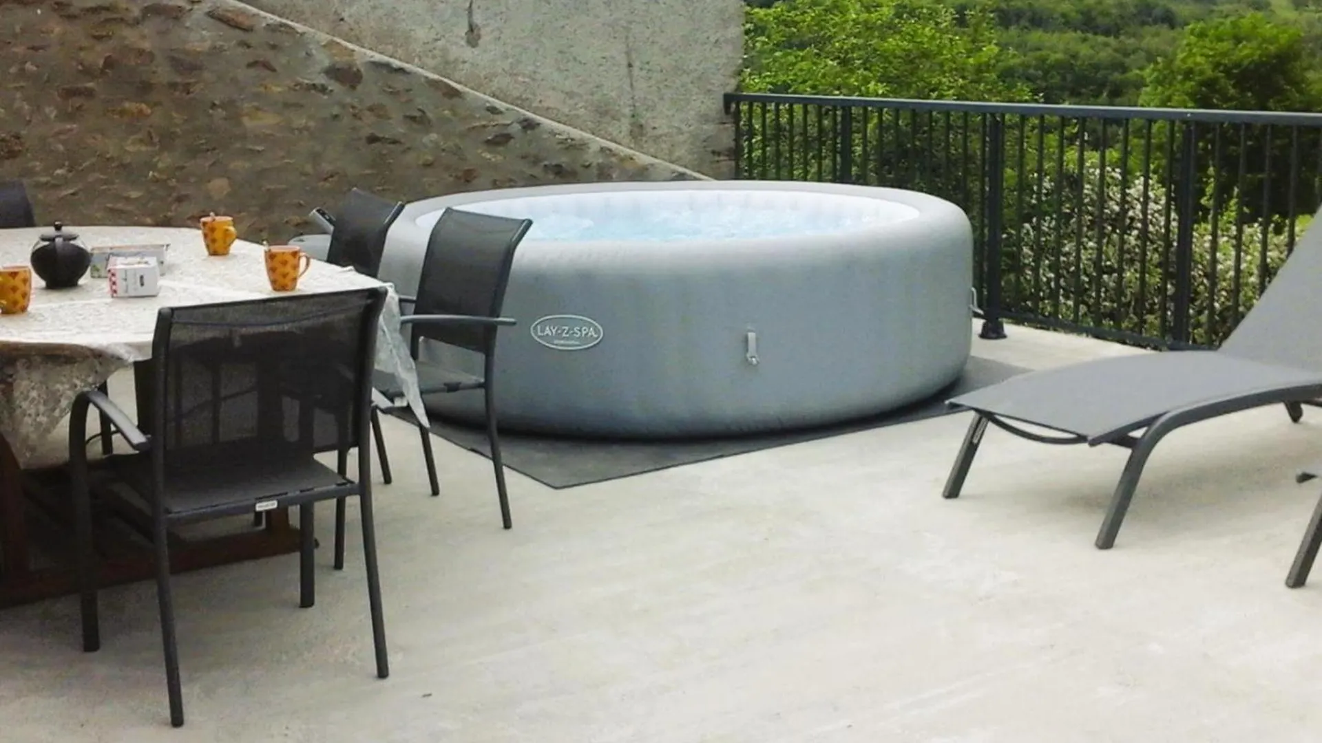 Maison Confortable Avec Spa, Grand Jardin, Proche D'Activites Nature Et Visites Culturelles - Fr-1-742-517 Pleaux Holiday home